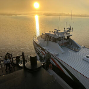 __0041_Водные экскурсии на новом «Метеоре»