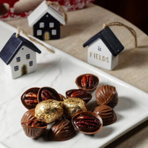 25.-Новогодняя-коллекция-десертов-в-Fields