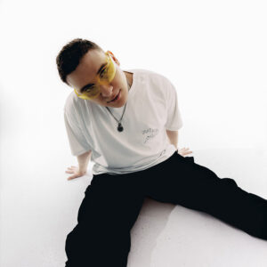 4 Вечеринка на льду «Сход с̶н̶е̶г̶а̶ музыки»