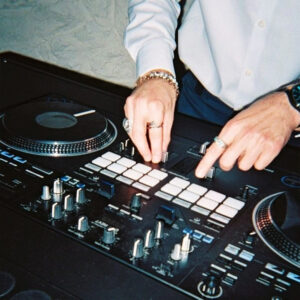 4 Вечеринки в баре One More