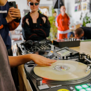 __0006_24-часовая вечеринка от Scratch DJ School в баре «Озбек»